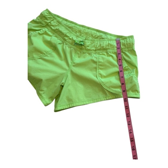 Lululemon Work It Out Short | Zippy Green | Size 6 - Picture 8 of 14